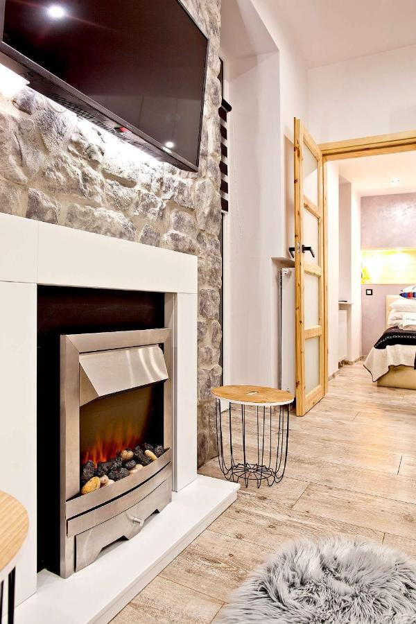 Alvare -